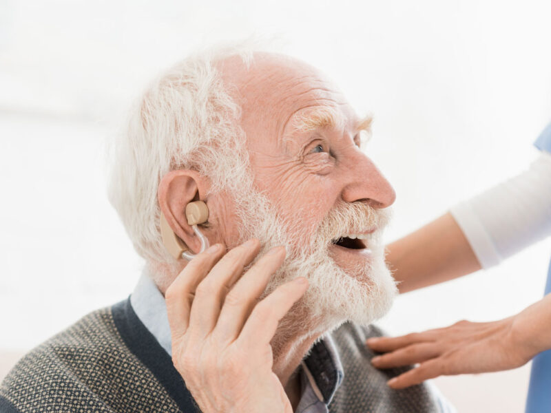 Πότε να πάρω ακουστικό βαρηκοΐας;